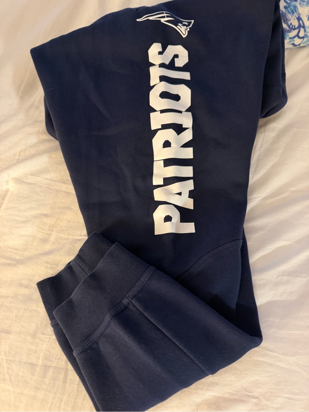 Nike Kids Navy Sweatpants with White Swoosh - Picture 2 of 2